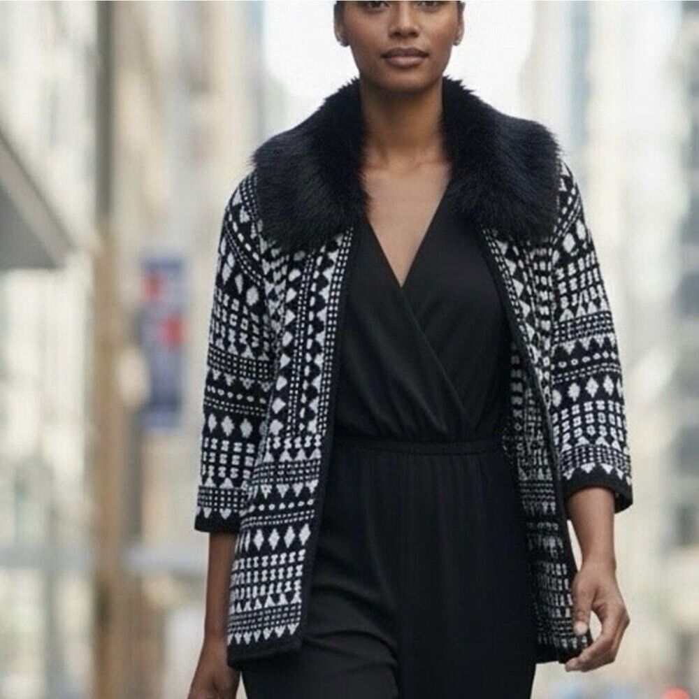 Chico's Black & White Cardigan Sweater Jacket Faux Fur Collar Size XL